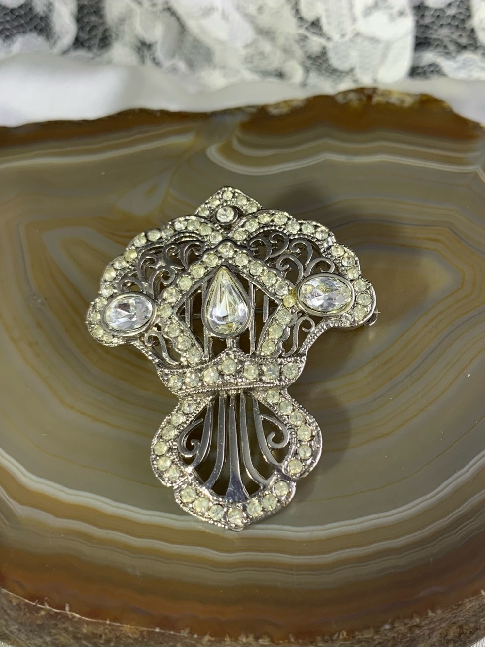 Art Deco Vintage Clear Silver-Tone Clear Crystal Filigree Women's Brooch